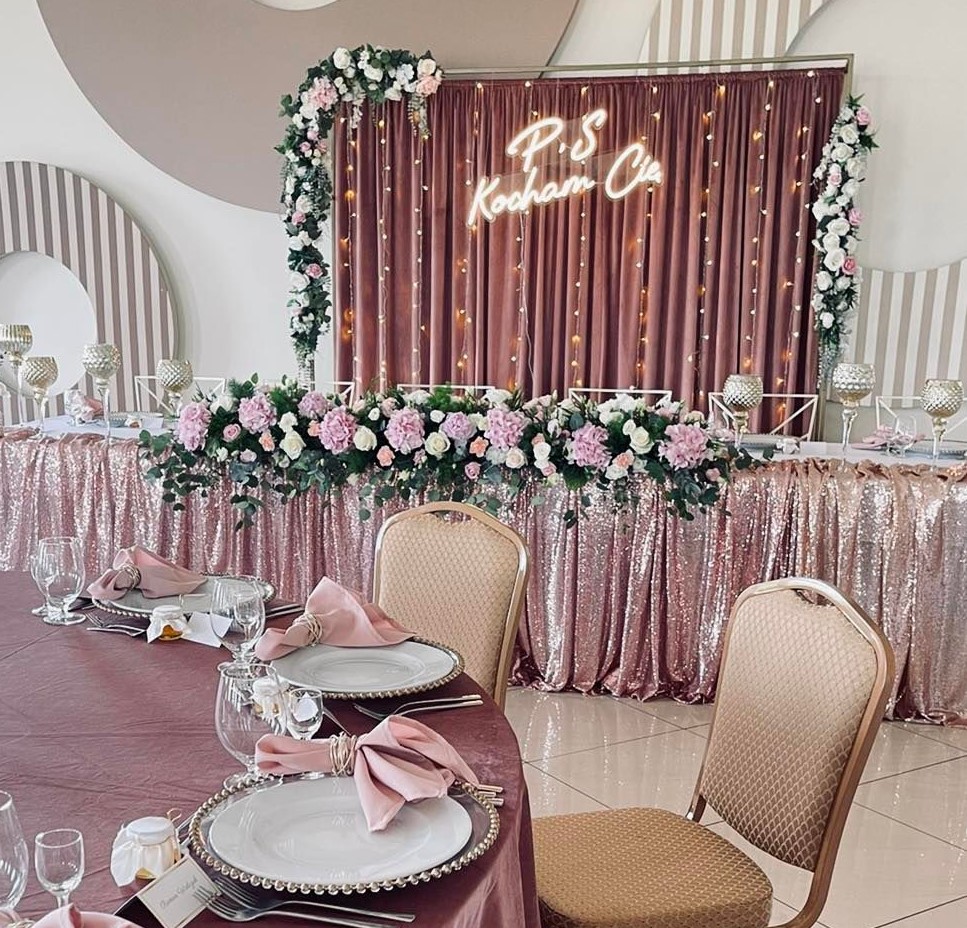 Wypożyczalnia dekoracji ślubnych i weselnych - ścianka Dusty Pink